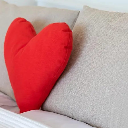 Salt Island Sea And Harbor View By Renters דירה